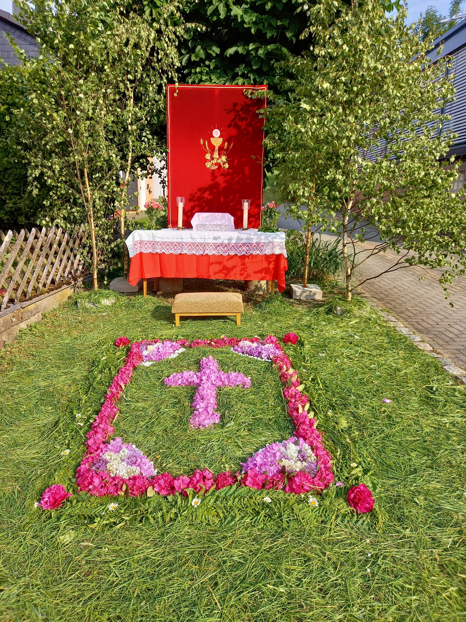 1. Altar