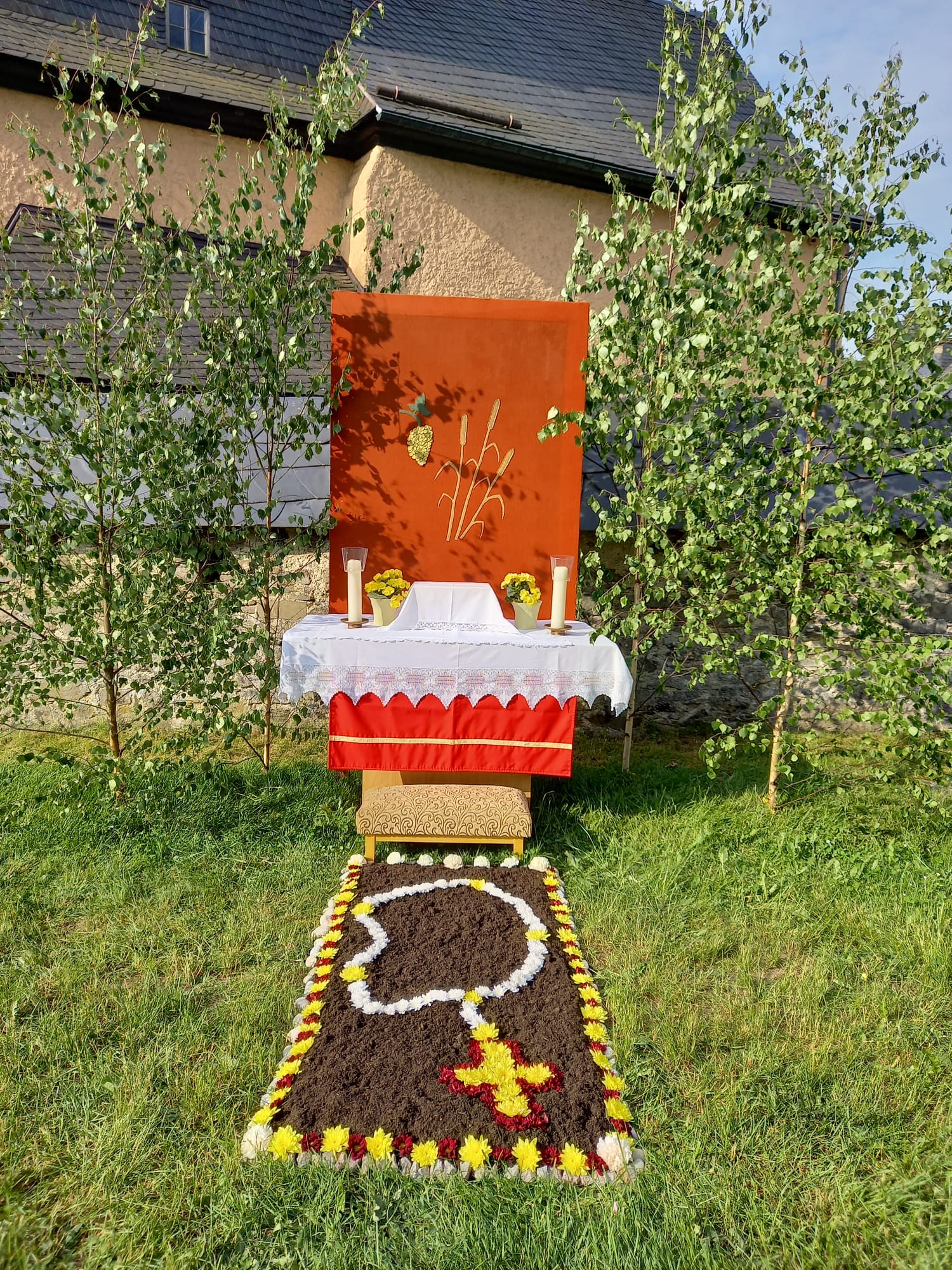 2. Altar