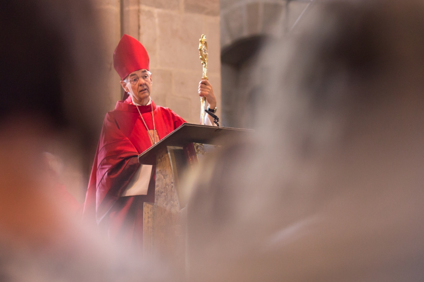 Erzbischof Ludwig Schick rot